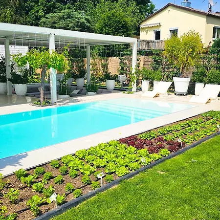 Luxurious Large With Pool, Garden, Koi Pond *