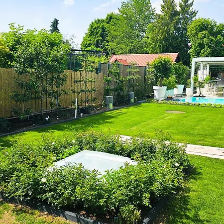 Luxurious Large With Pool, Garden, Koi Pond Μόναχο