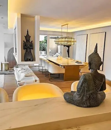 Luxurious Large With Pool, Garden, Koi Pond Apartment *