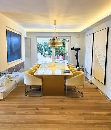 Apartment Luxurious Large With Pool, Garden, Koi Pond *