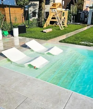 Luxurious Large With Pool, Garden, Koi Pond Apartment
