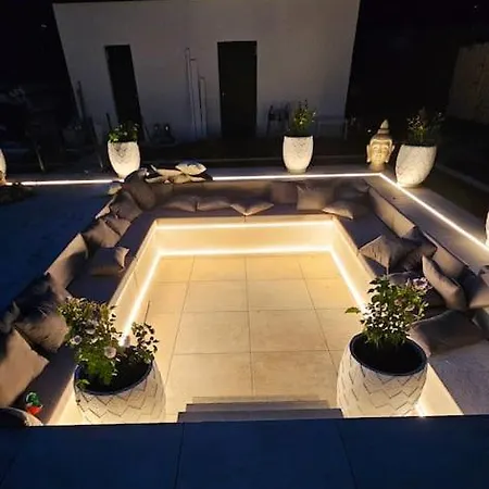 Luxurious Large With Pool, Garden, Koi Pond * Μόναχο