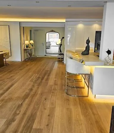 Luxurious Large With Pool, Garden, Koi Pond
