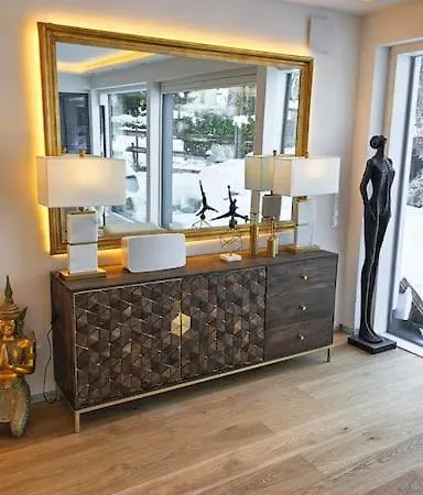 Luxurious Large With Pool, Garden, Koi Pond Apartment