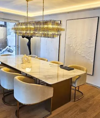Apartment Luxurious Large With Pool, Garden, Koi Pond *