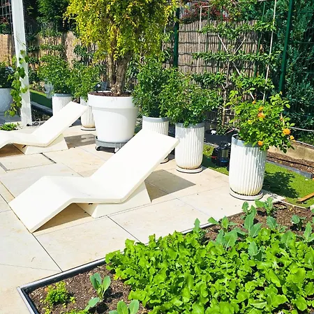Luxurious Large With Pool, Garden, Koi Pond Μόναχο