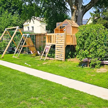 Luxurious Large With Pool, Garden, Koi Pond Apartment